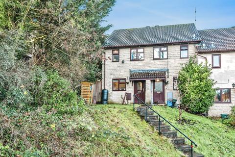 2 bed property, in Upper Whatcombe, £250,000