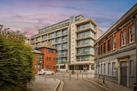 3 bed property, in Huntingdon Street, £180,000