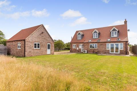 3 bed property, in Mill Hill Road, £650,000