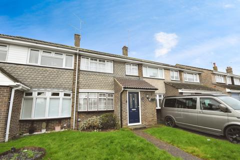 3 bed property, in Petrel Way, £350,000