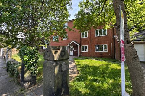1 bed property, in Village Road, £55,000