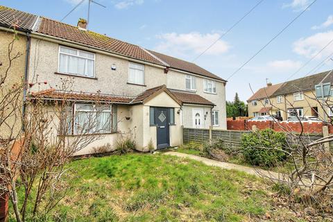 3 bed property, in Barley Close, £300,000