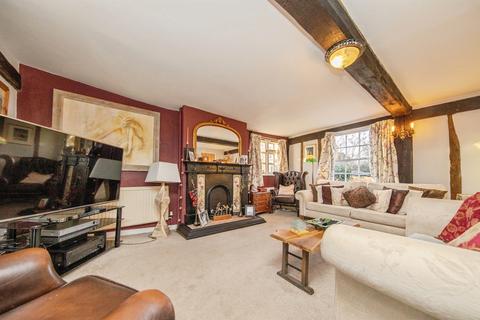 4 bed property, in Mill Street, £450,000