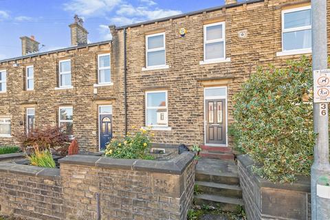 3 bed property, in Newsome Road, £170,000