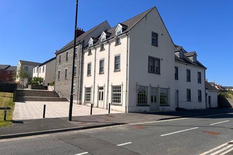2 bed property, in Ffordd Coed Darcy, £120,000