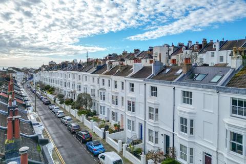 5 bed property, in Clifton Street, £1,150,000
