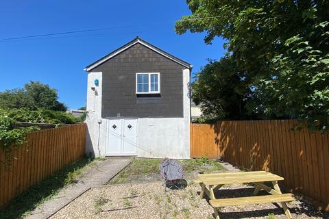 1 bed property, in Ridgeway, £65,000
