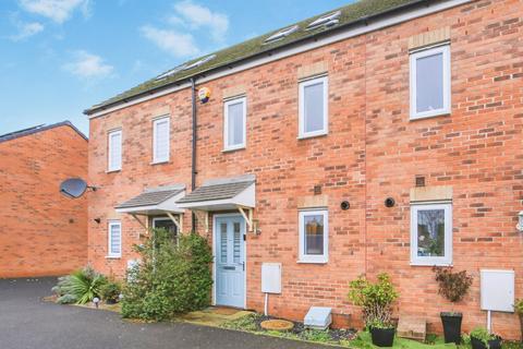 3 bed property, in Pandora Drive, £210,000