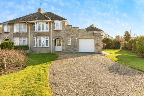 3 bed property, in The Tynings, £550,000