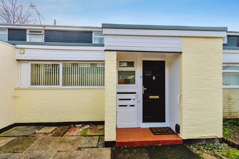 3 bed property, in Howards Grove, £275,000