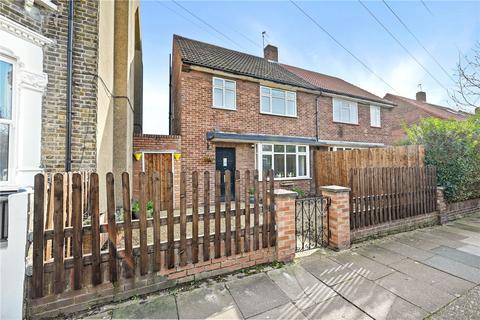 3 bed property, in Compton Road, £875,000