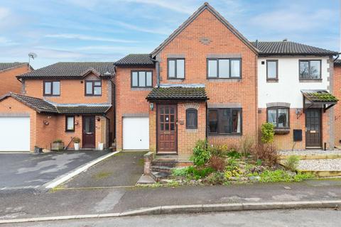 4 bed property, in Hillside Croft, £309,950