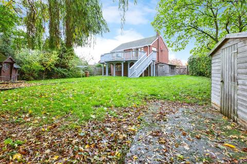4 bed property, in Denis Road, £449,500