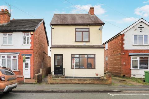 3 bed property, in Victoria Road, £230,000