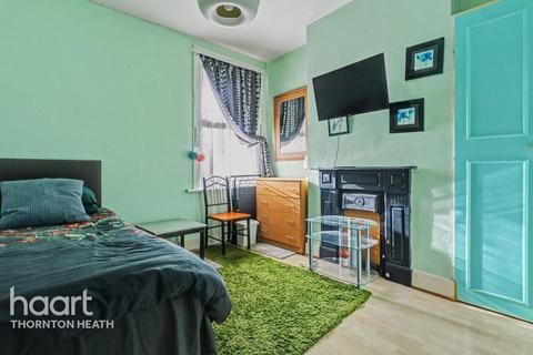 3 bed property, in Broughton Road, £450,000