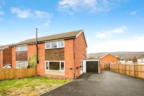 3 bed property, in Alexandra Crescent, £220,000