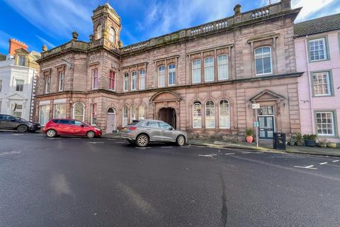 2 bed property, in Corn Exchange, £130,000