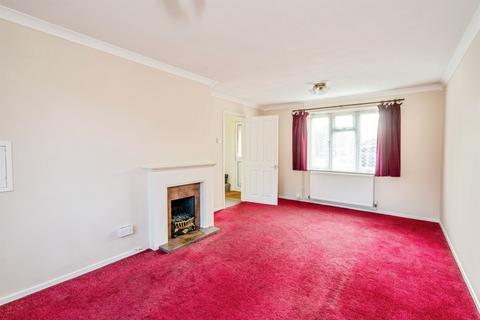 2 bed property, in Fletcher Place, £300,000