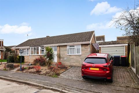 2 bed property, in Caroline Close, £379,950