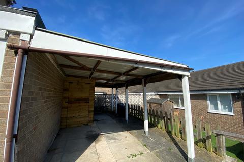 2 bed property, in High Brooms, £140,000