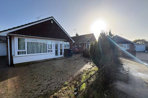 2 bed property, in Kingsmead Gardens, £300,000