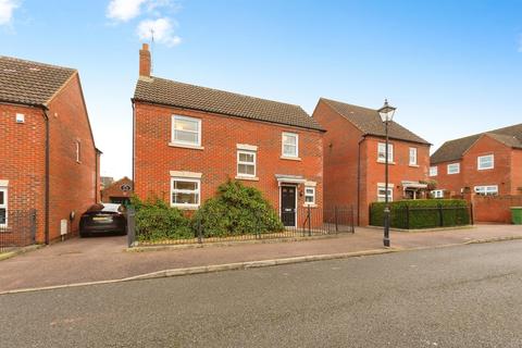 3 bed property, in Cavendish Way, £400,000