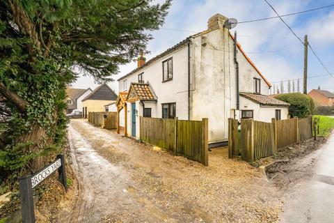 3 bed property, in Litcham Road, £170,000