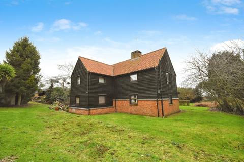 5 bed property, in Braxted Park Road, £1,200,000