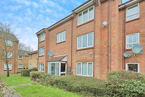 1 bed property, in Baxter Court, £110,000