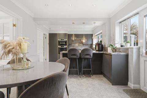 4 bed property, in Stock Road, £675,000