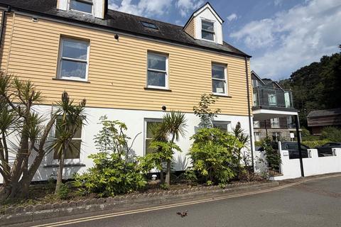 2 bed property, in Station Road, £295,000