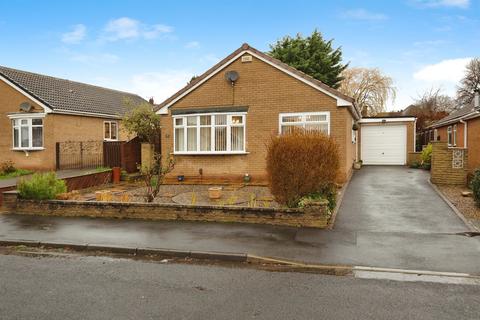 4 bed property, in Boston Drive, £230,000