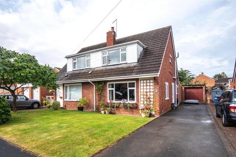 3 bed property, in Pass Avenue, £330,000