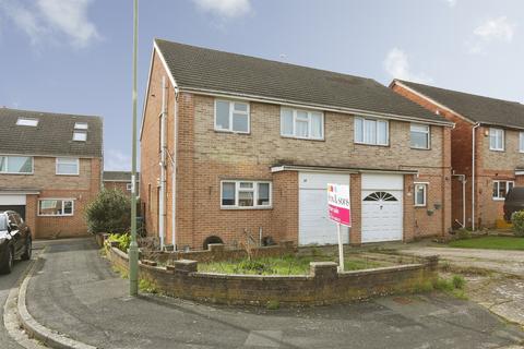 3 bed property, in Glenesha Gardens, £260,000