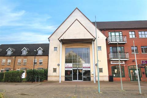2 bed property, in Wilks Walk, £150,000