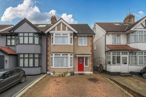 5 bed property, in Roxeth Green Avenue, £675,000