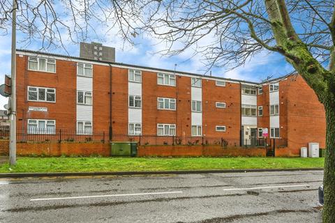 1 bed property, in Southwell Place, £85,000