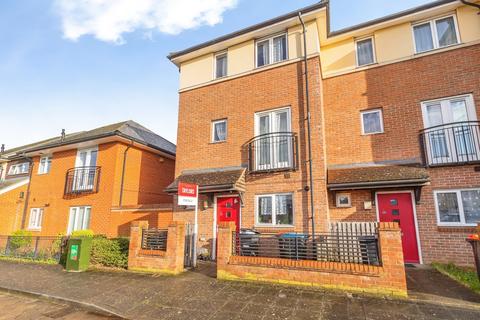 4 bed property, in Seaton Grove, £375,000