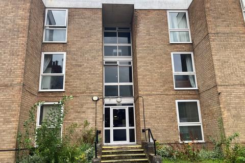 2 bed property, in Acrefield Road, £70,000