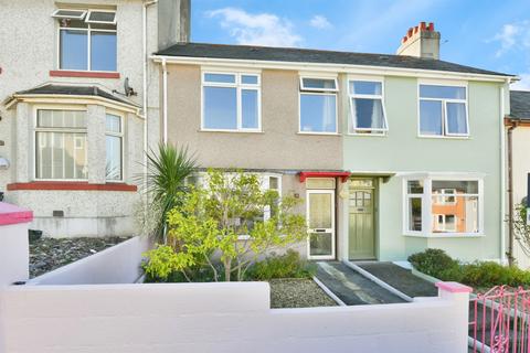4 bed property, in Ganges Road, £230,000