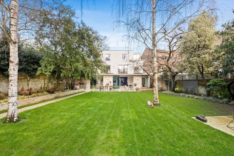4 bed property, in Church Street, £5,000,000