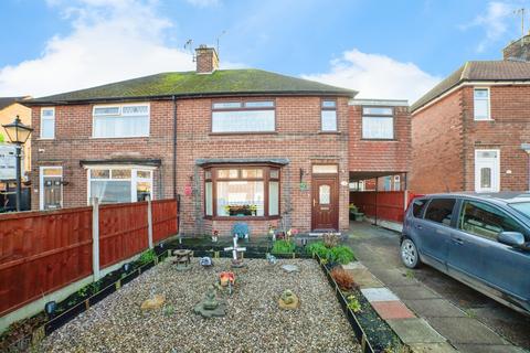 3 bed property, in Sheldon Road, £190,000