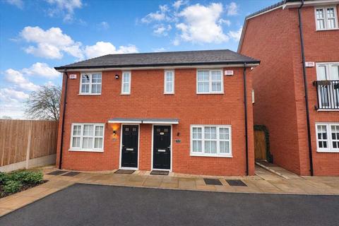 2 bed property, in Nocks Avenue, £225,000