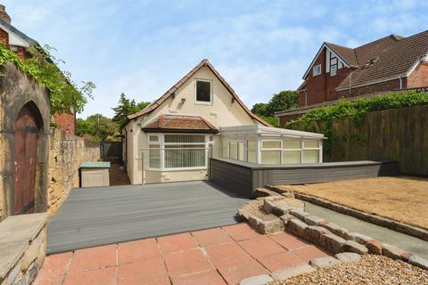 2 bed property, in Shrewsbury Road, £385,000