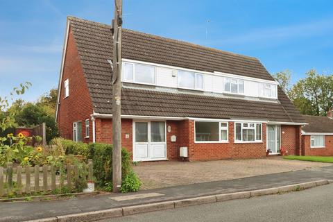 3 bed property, in Rookwell Drive, £315,000