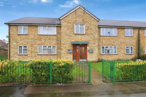2 bed property, in Mendip Grove, £125,000