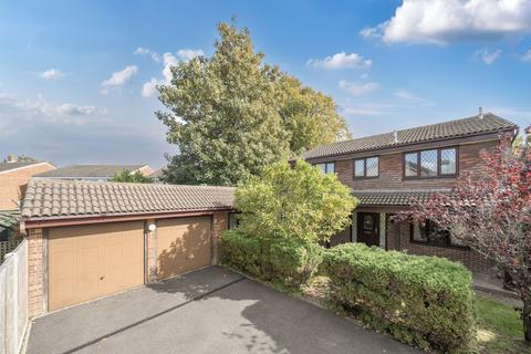 4 bed property, in Park House Gardens, £650,000