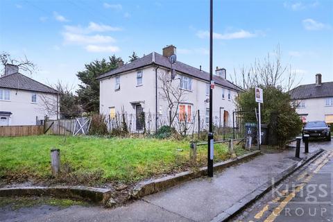2 bed property, in Flexmere Road., £550,000