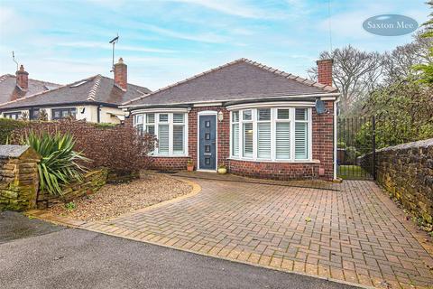 2 bed property, in Stradbroke Road, £255,000
