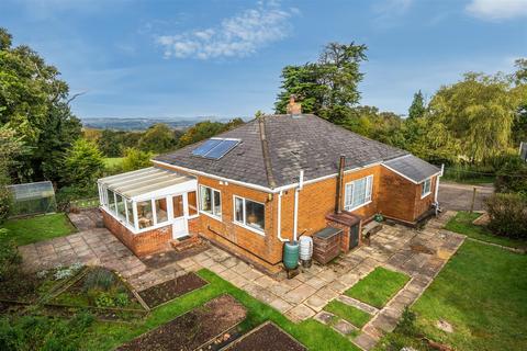 3 bed property, in Toby Lane, £550,000